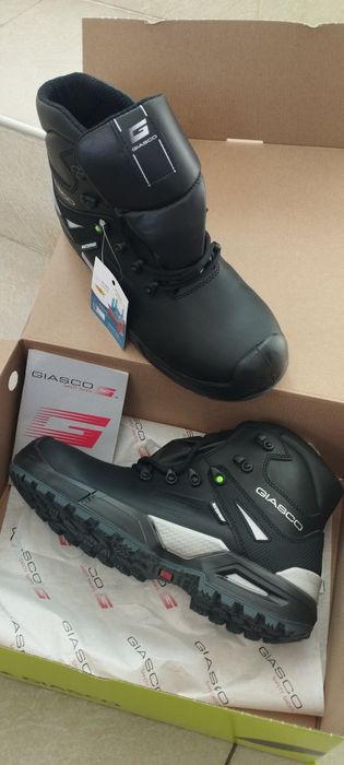 Обувки (боти) Нови