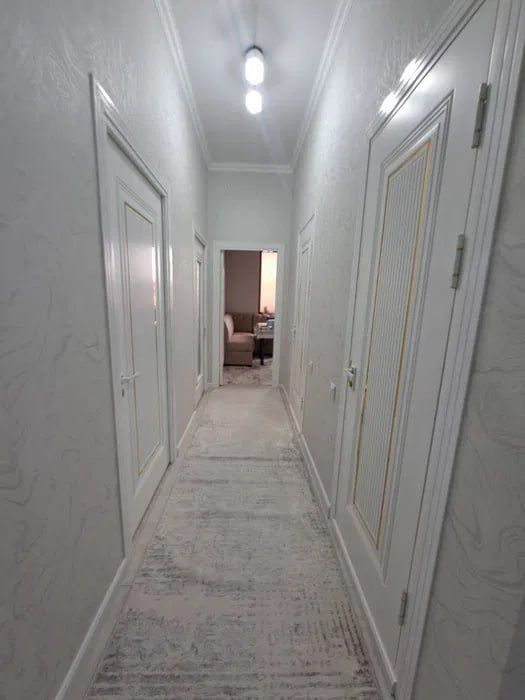 2/2/3. Дом кирпичный. Сергели, метро "Yangihayot" (4-bekat). Квартира