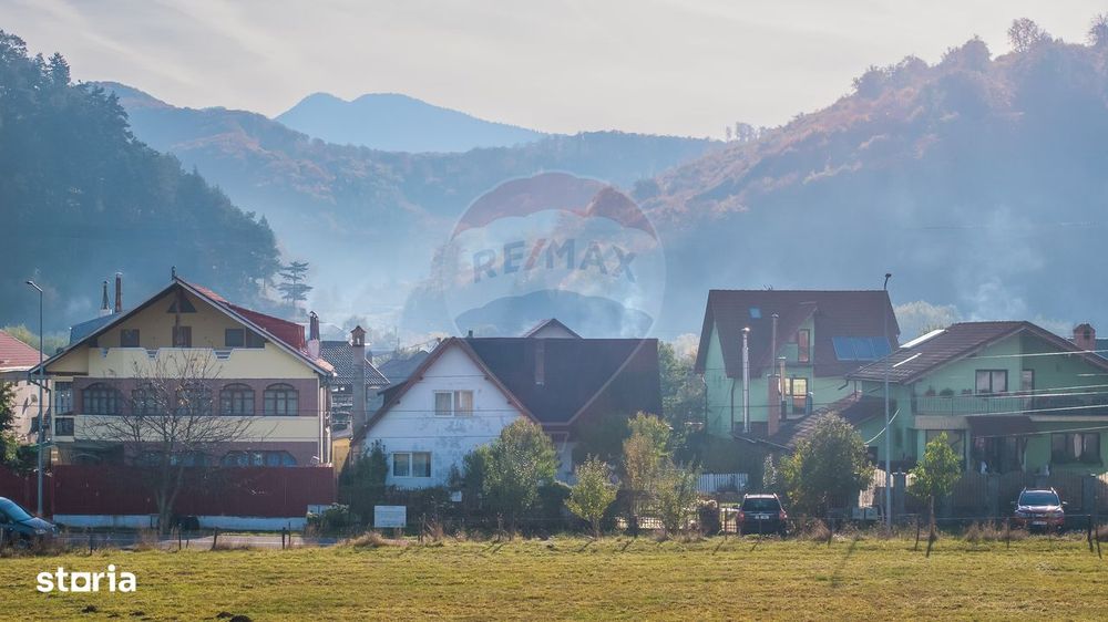 Casă cu 6 camere de vânzare în Râșnov, teren 1.100 mp, zona Glăjărie