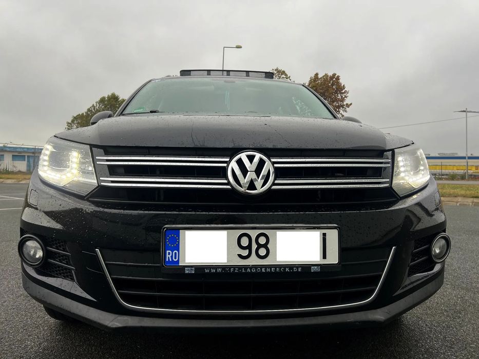 Volkswagen Tiguan Tiguan,4X4,Automat,Panoramic,Alcantara,Bixenon,Leduri,Pilot,Navi,FULLL
