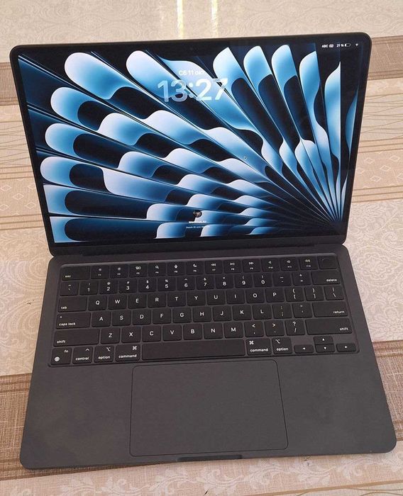 Macbook Air M2 8/256gb, 100% батарея