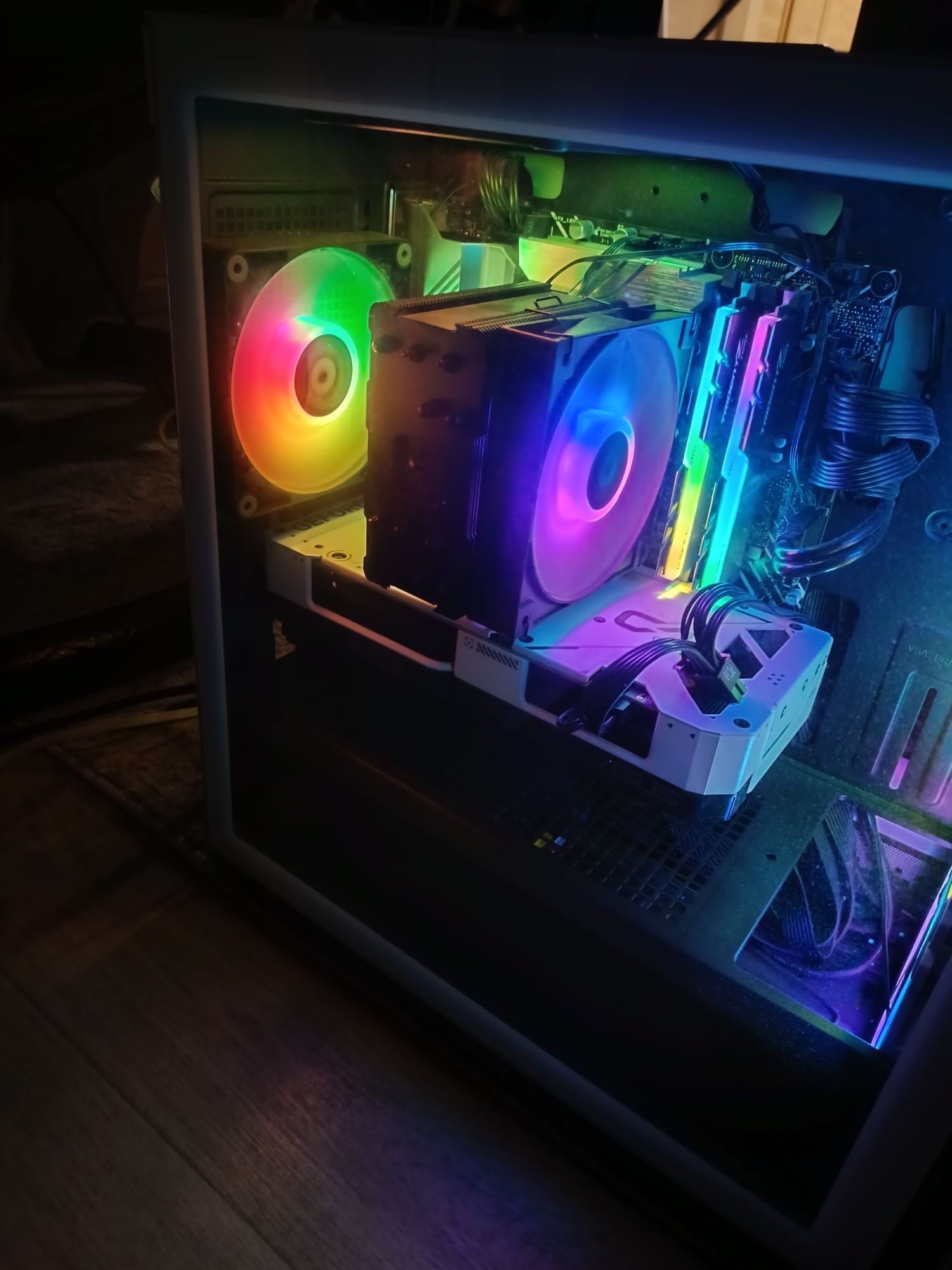 Продам игровой компьютер RTX 4070 
С монитором 170 герц (новый 200к ст