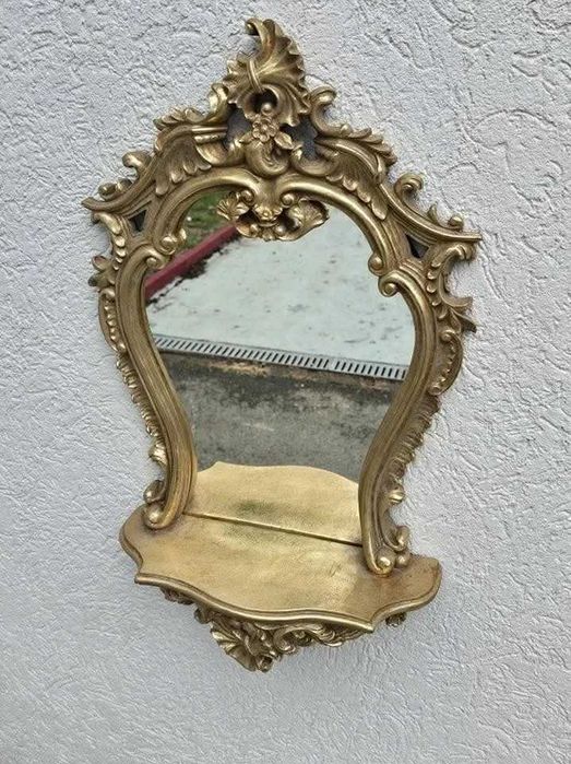 Consola cu oglinda din rășină