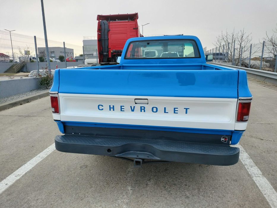 Chevrolet C20 Camper Special