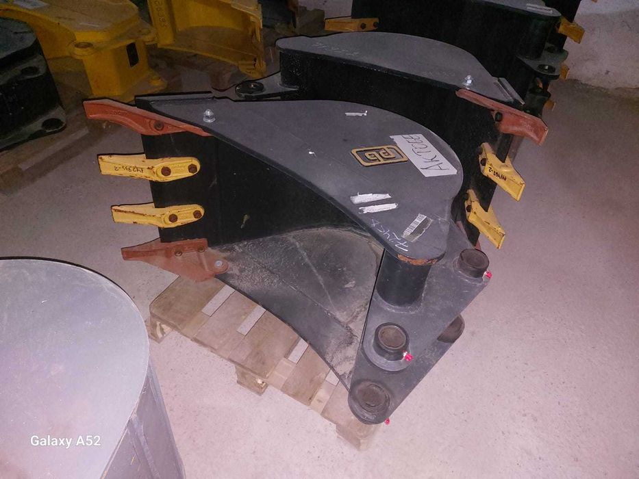 Ковш шириной 600 мм для экскаватора погрузчика SDLG B877.