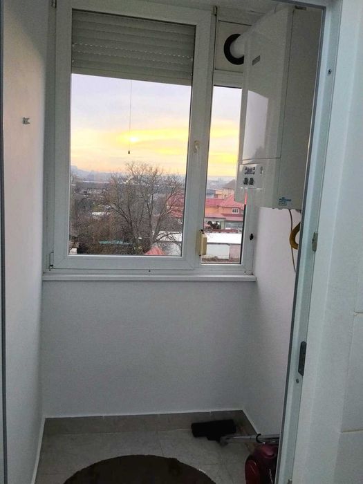 Închiriez garsonieră