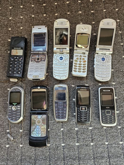 Lot 10 Telefoane Mobile Vintage/Retro (Nokia, Ericsson, LG, Samsung) –