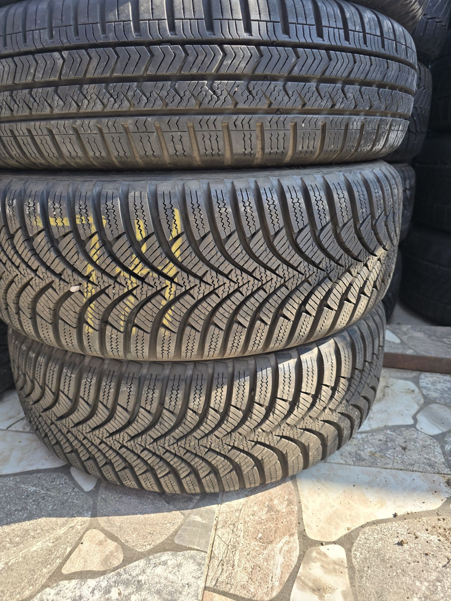4 Броя Гуми За Smart 2x145/65/15 Vredestein 7,5mm 2x175/55/15 Hankook8