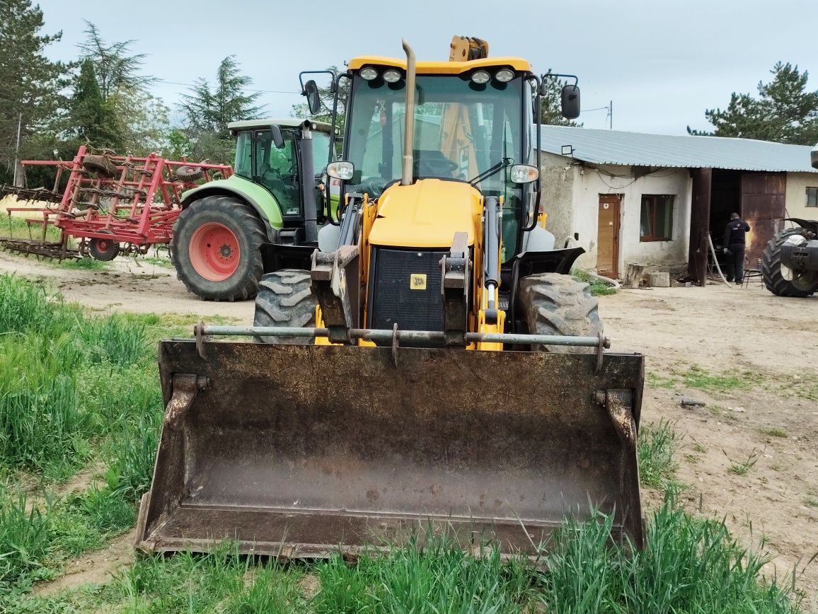 Багер JCB 3CX 2017г + чук и 2 задни кофи