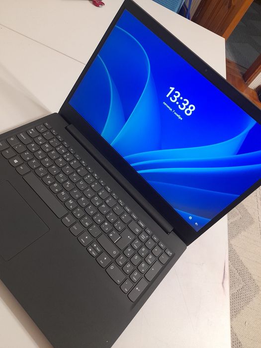 Lenovo noutbuki 4/256gb choshimchalari bilan tez ishlaydi