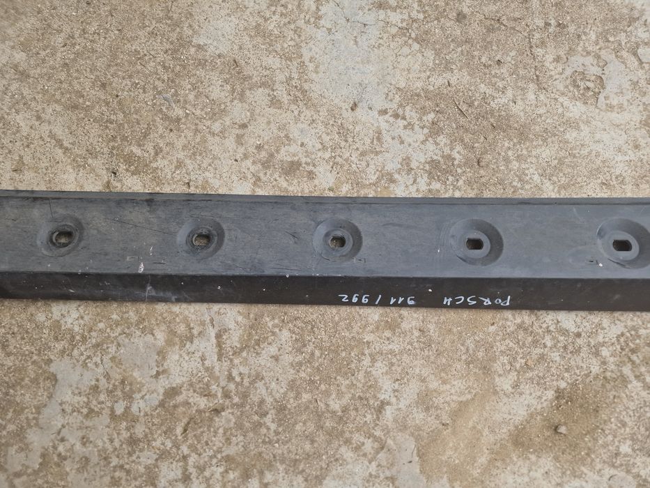 Porsche 911/992 десен праг