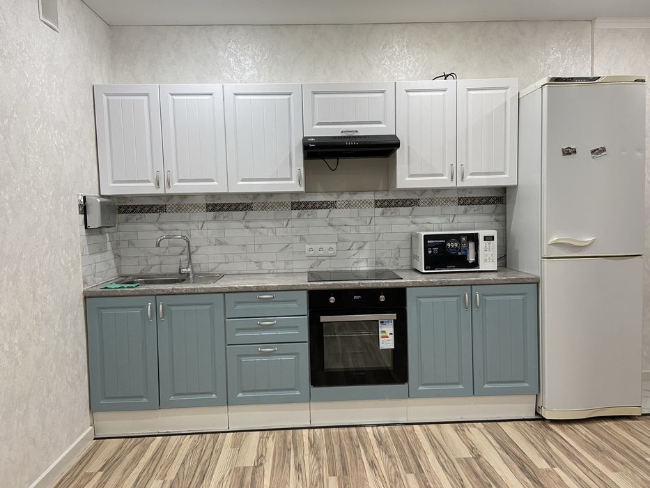 Продам кухонный гарнитур б/у в отличном состоянии ( без техники)