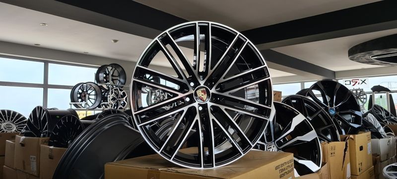 21цола Порше Porsche Macan 5x112