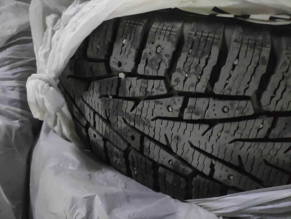 Зимние шины Nokian 225×65×17