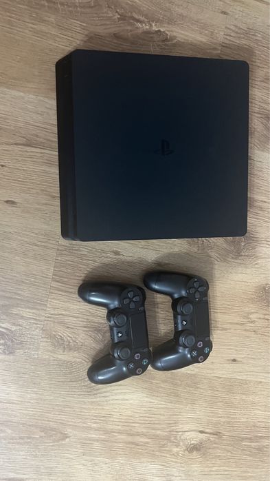 PlayStation PS4 slim с 500ssd и два контролера