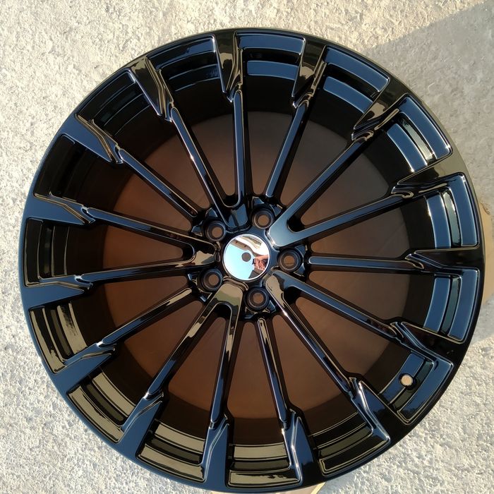 Audi - модель R20 Gloss Black