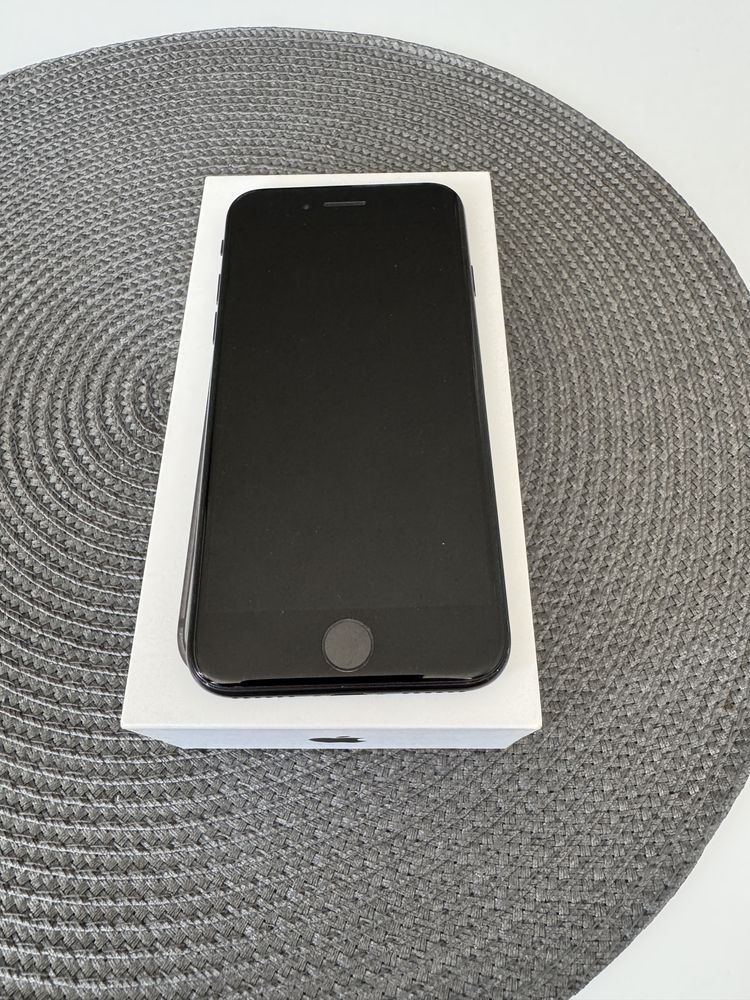 Телефон Айфон iPhone SE 2 64GB