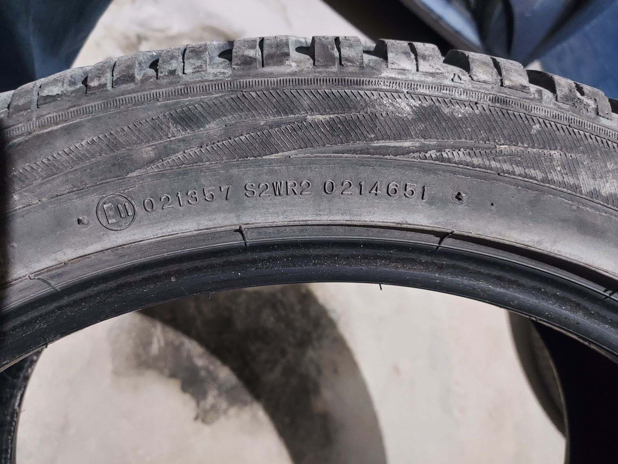 2 бр. зимни гуми 225/45 R19