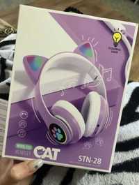 Регулируеми слушалки ASK 28 с котешки уши и ярки светлини