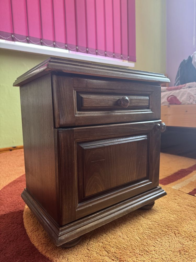 Нощно шкафче кафяво