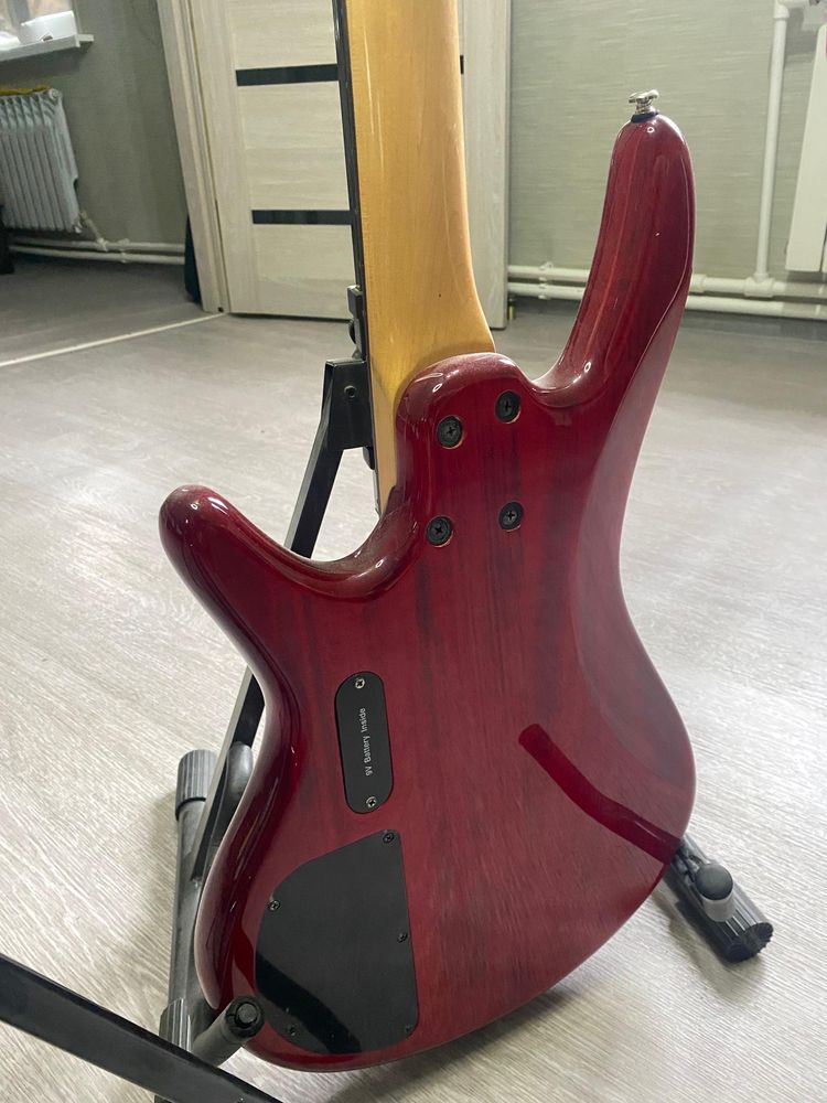 Бас-гитара Ibanez GSR200