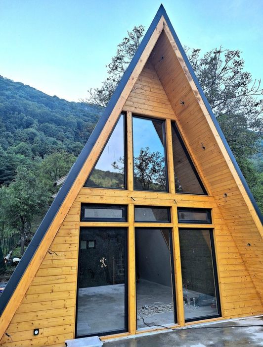 Doriți o casa din lemn, o cabana, un foișor sau o casuta de vacanta,,,