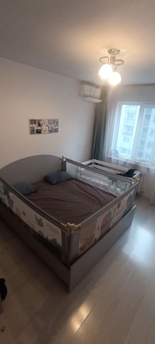 Продам защитный барьер для кровати (бортик)