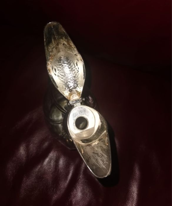 Антикварна гарафа декантер за вино с формата на патка - посребрена