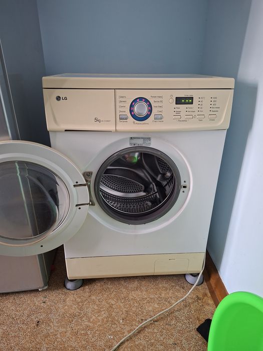 Прадаётся стиральная машинка