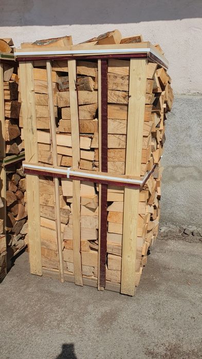 Lemn de foc de fag paletizat livrat la domiciliu
