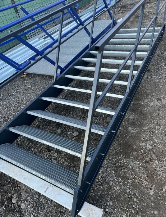 Scări metalice galvanizate la orice demisiune asiguram transport ori u