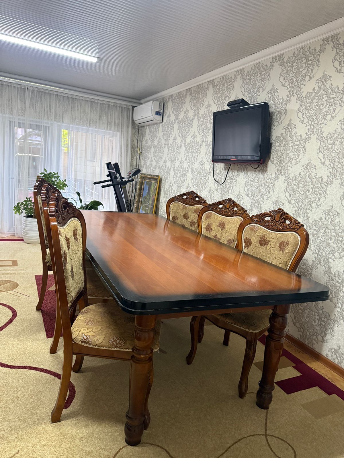 Стол, Стуля Арыс