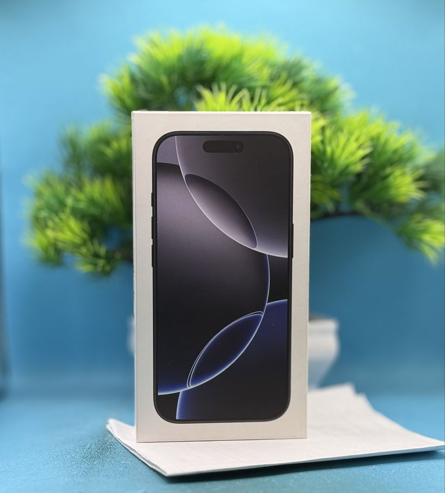 НОВ!!! Apple iPhone 16 Pro, 256GB, 5G, Black Titanium