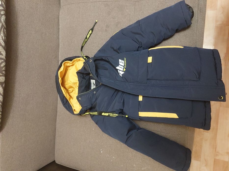 Продам Зимнюю Куртку. Размер 38