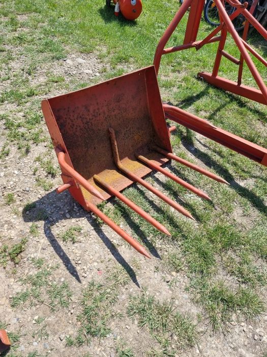 Incarcator in tiranti tractor