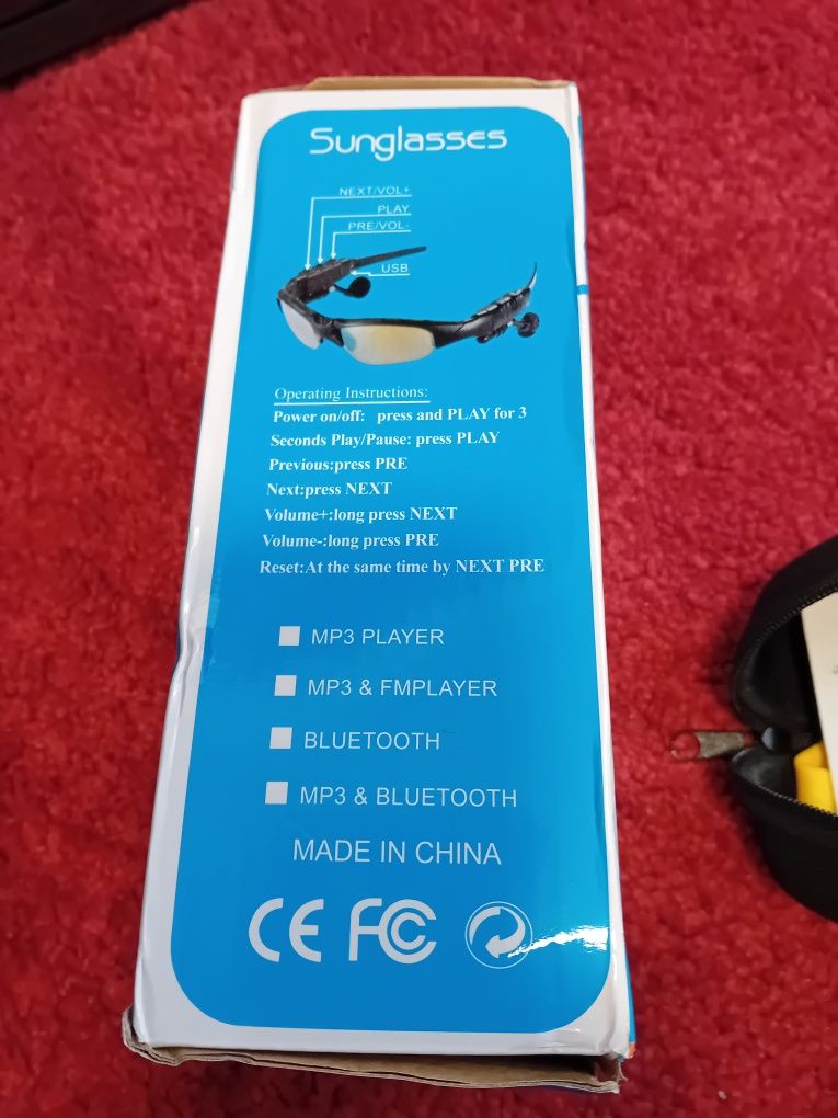 Ochelari de soare cu bluethoot si microfon.
