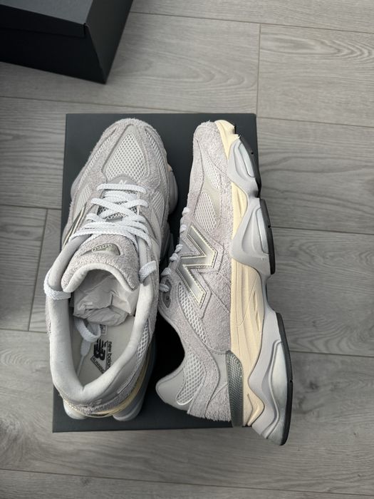 Обувки new balance 9060