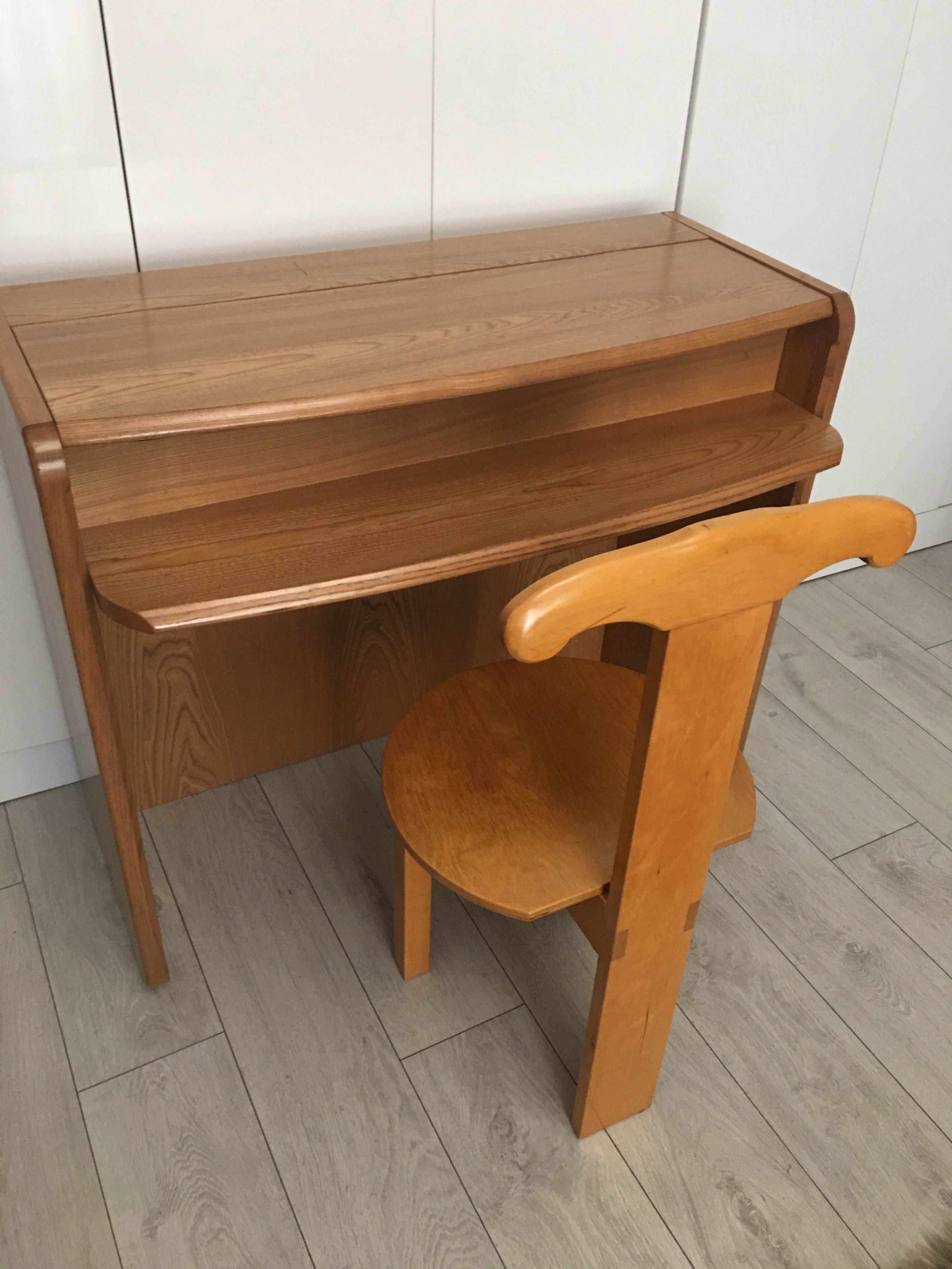 Scandinavian mid century masa machiaj+ scaun Vallet