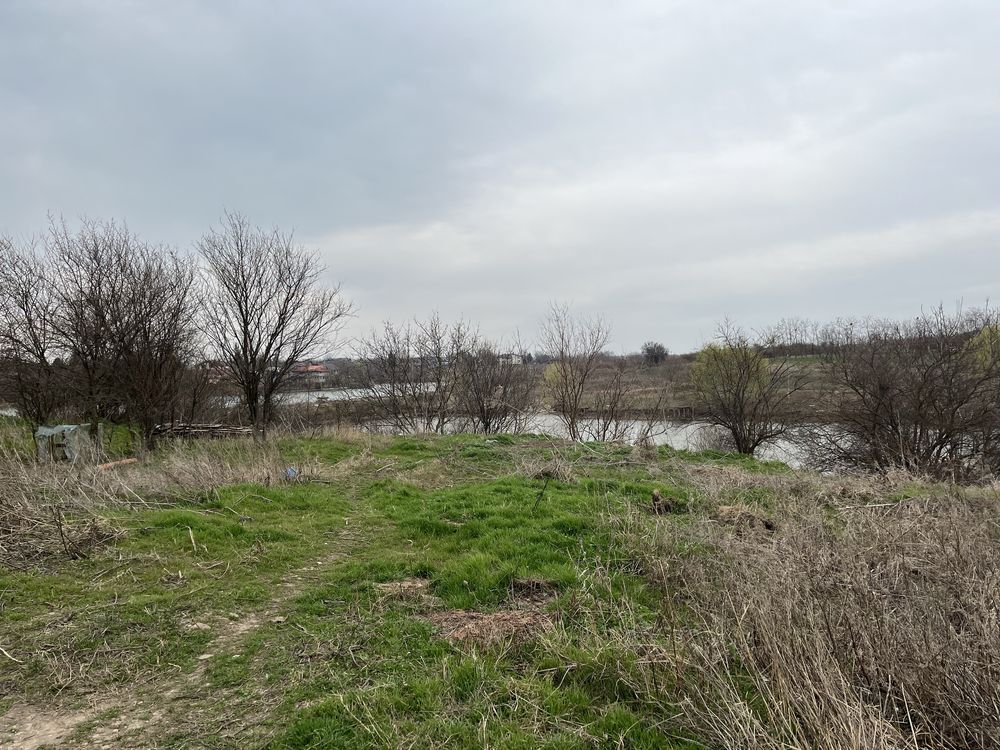 Teren intravilan Belciugatele, vedere la lac