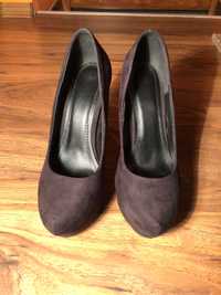 Дамски стилни черни обувки с висок ток
