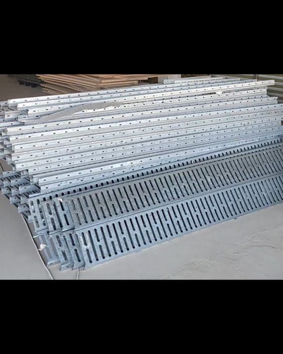 Vând rigole zincate