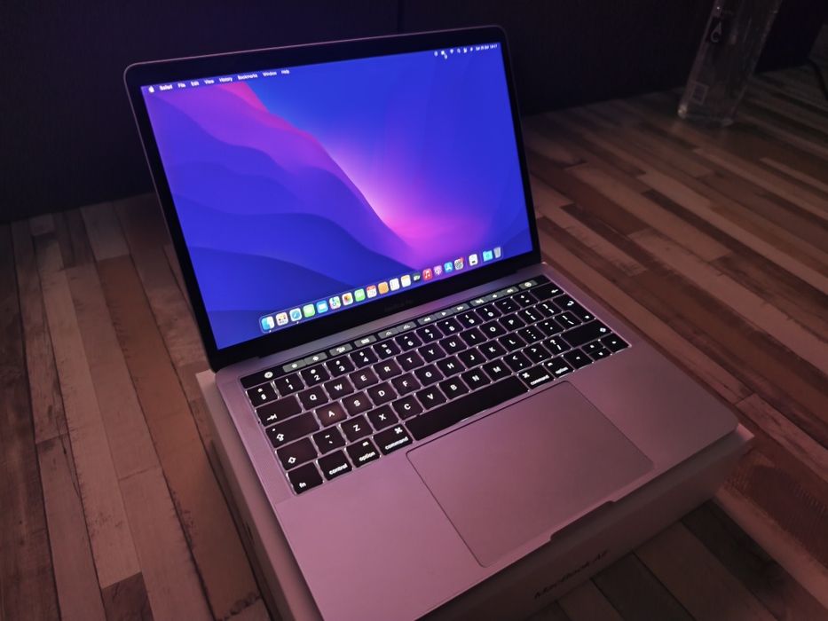 Apple MacBook Pro Retina Touchbar