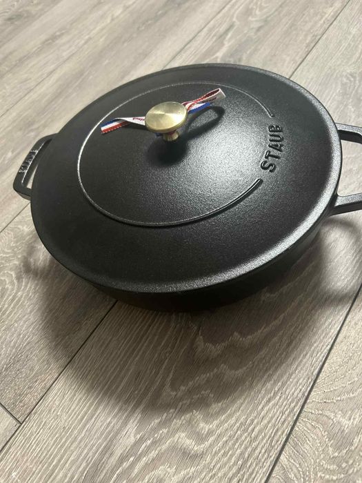 Tigaie STAUBU neagră