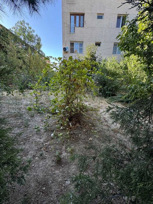 Продается квартира 2-х на Юнусабаде -18 под офис