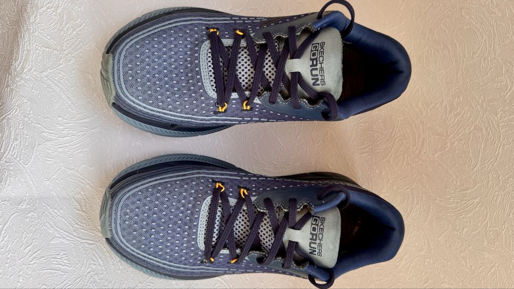 Adidasi barbati SKECHERS MAX CUSHIONING PREMIER marimea 41 impecabili