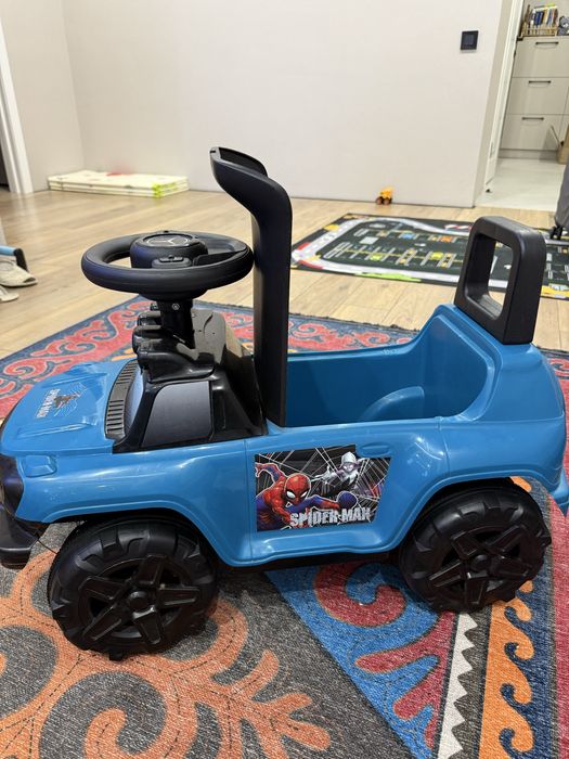 Продам детскую машинку