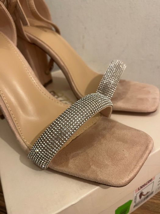 Дамски обувки на ток DeeZee