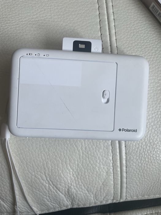 Polaroid фотоапарат за моментни снимки