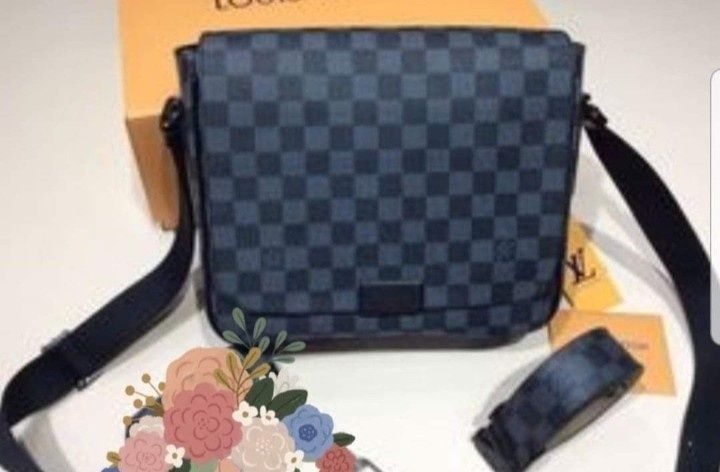 Geanta crossbody +curea/model unisex, saculet, etichetă