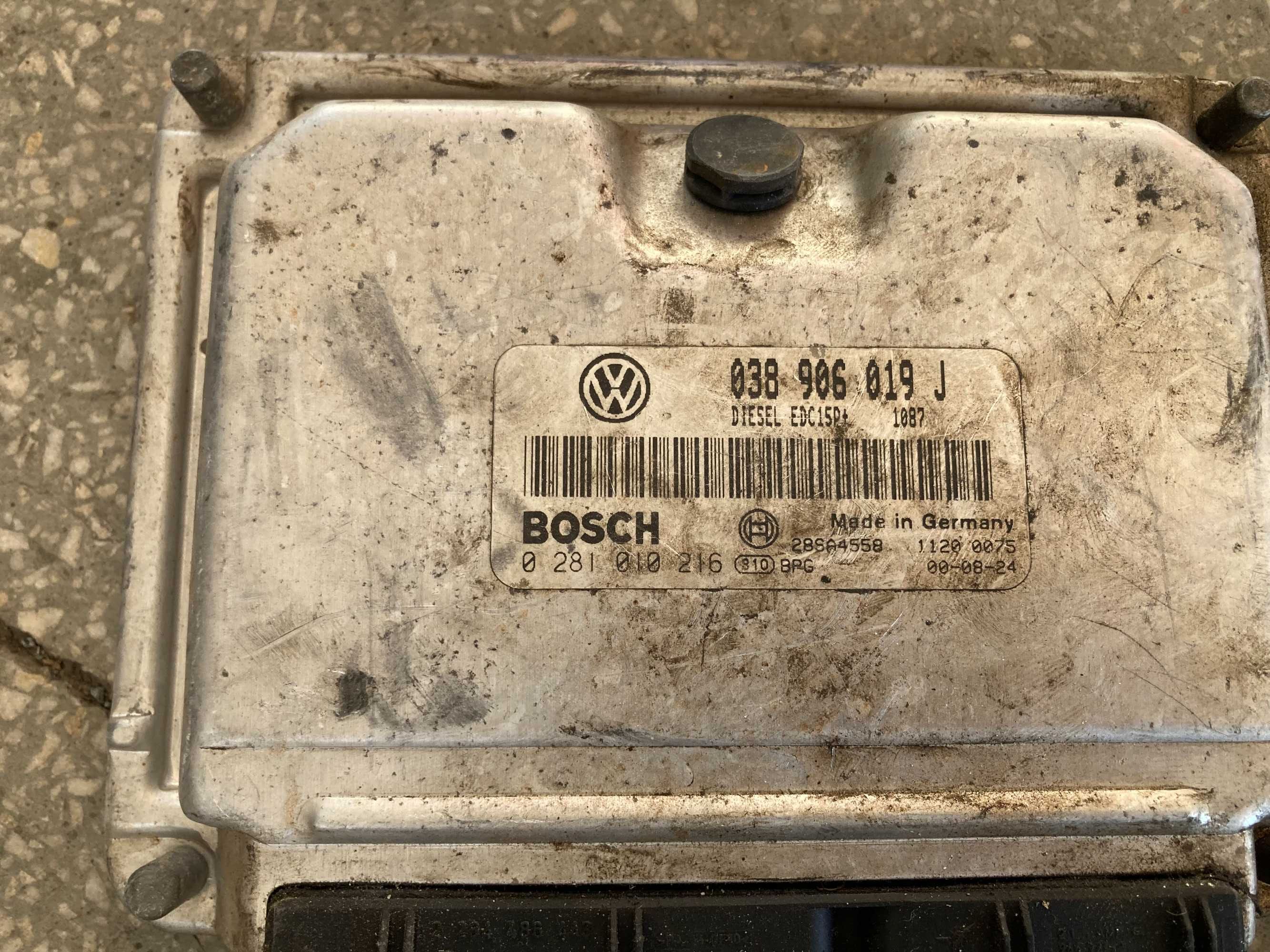 Компютър еку ecu електронен блок двигател Шаран 1.9тди 116кс AUY shara